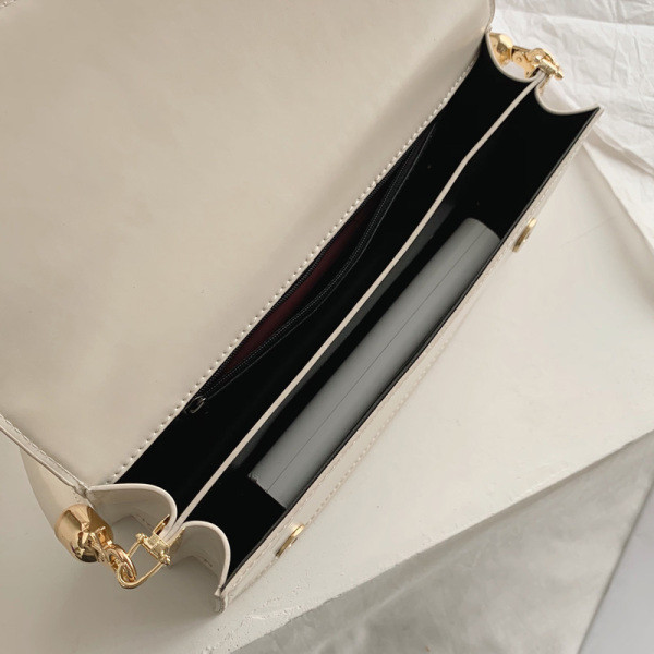 Moderna sieviešu plecu soma ar īsu rokturi