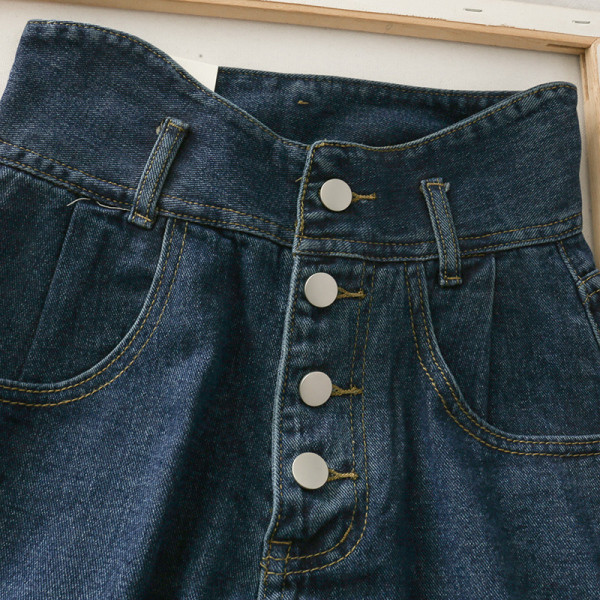 Blugi scurti moderni de dama cu talie inalta - model larg