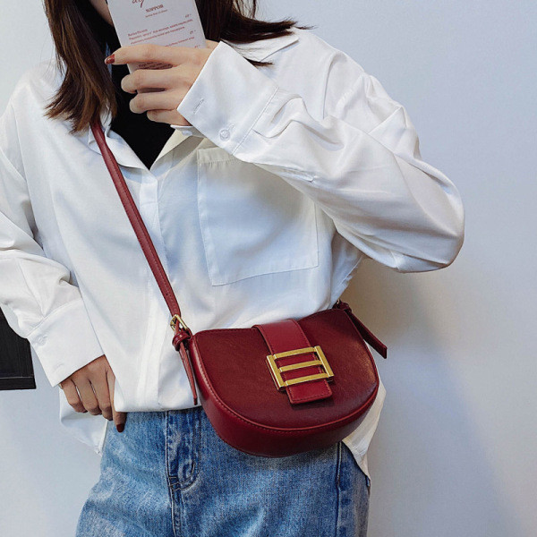 Női mindennapi táska eko bőrből, csattal