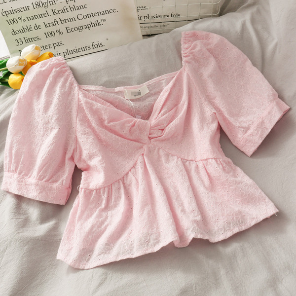 Bluză de damă modernă cu mâneci 3/4 - model decupat