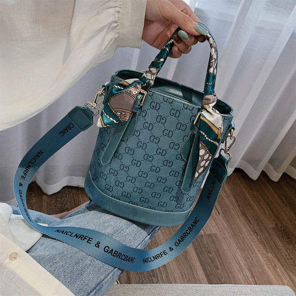 Geanta de dama eleganta din piele ecologica cu manere scurte si lungi