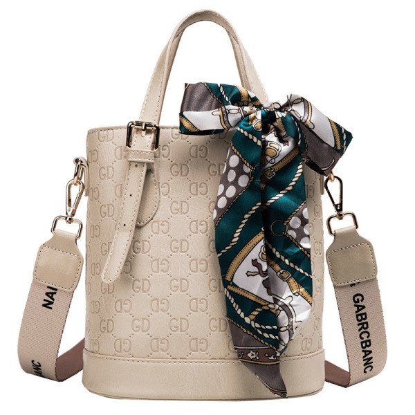 Geanta de dama eleganta din piele ecologica cu manere scurte si lungi