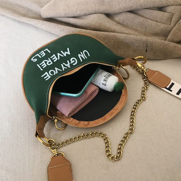 Geantă de mână elegantă cu inscripții și fermoar