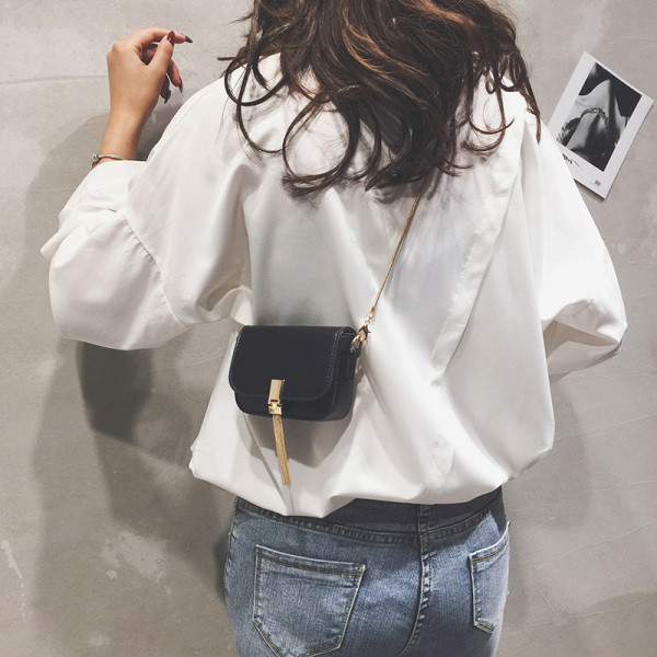 Mini geantă de umăr elegantă pentru femei, cu mâner metalic