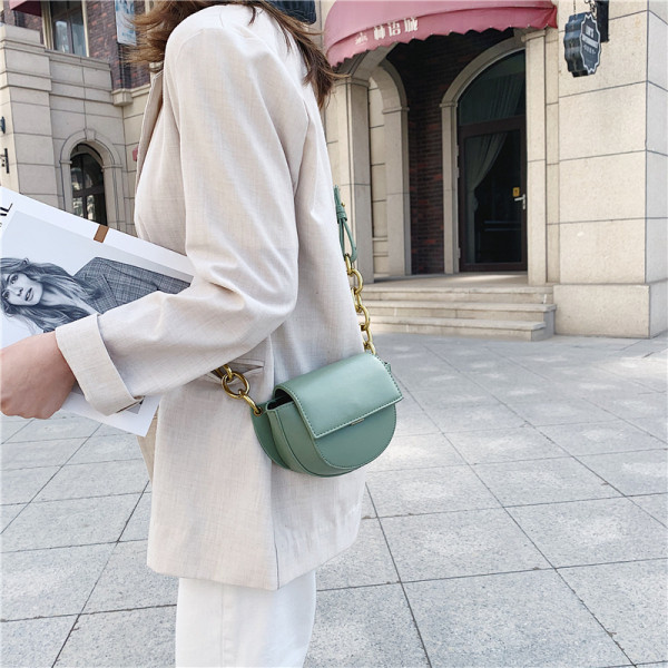 Mini geanta de dama din piele ecologica in forma rotunda