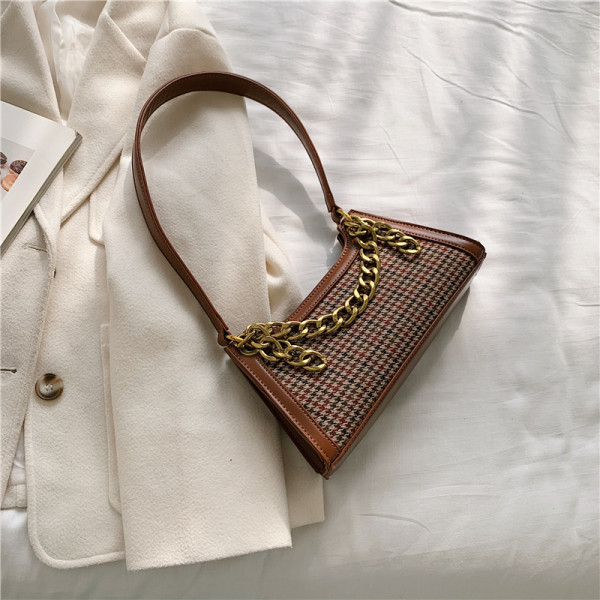 Geanta de dama mini in carouri eleganta din piele ecologica