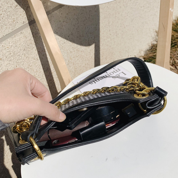 Geanta de dama mini in carouri eleganta din piele ecologica