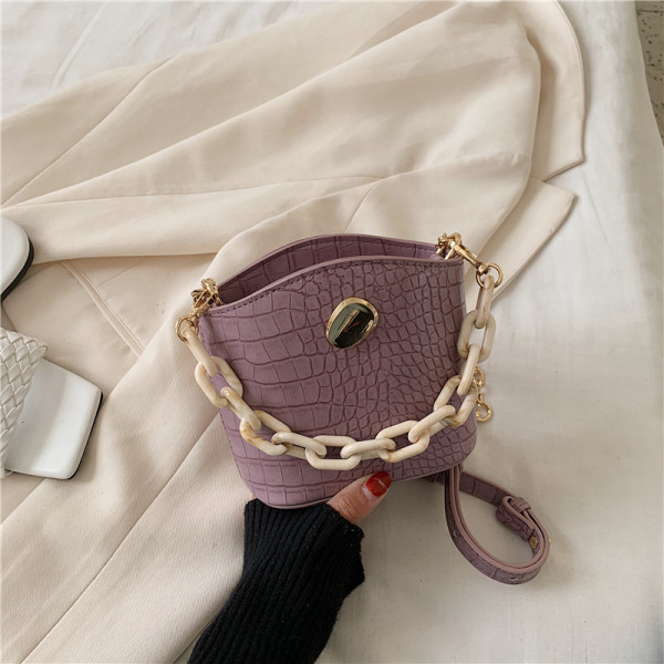 Stilīga mini sieviešu soma no eko ādas ar metāla elementu