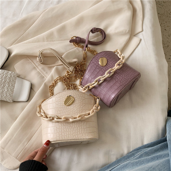 Stilīga mini sieviešu soma no eko ādas ar metāla elementu