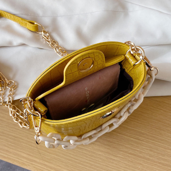 Stilīga mini sieviešu soma no eko ādas ar metāla elementu