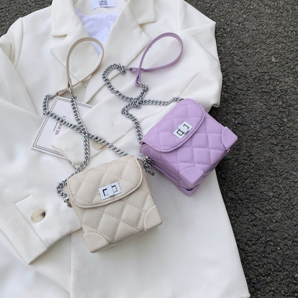 Geanta de dama moderna cu maner metalic