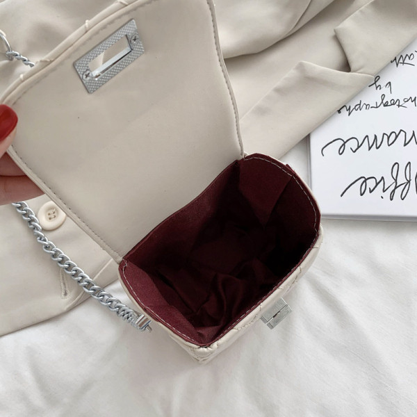 Geanta de dama moderna cu maner metalic