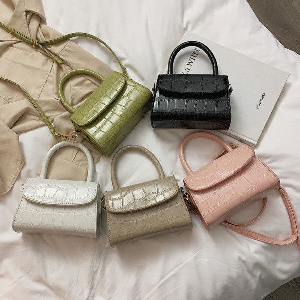 Női táska ekobőr sima modellből