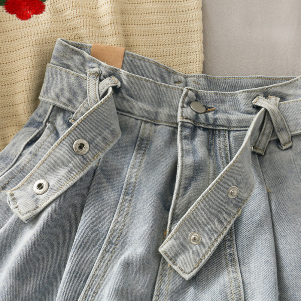 Naiste retrohõngulised kõrge vöökohaga lühikesed teksad