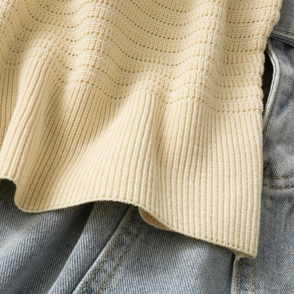 Top de damă tricotat cu broderie