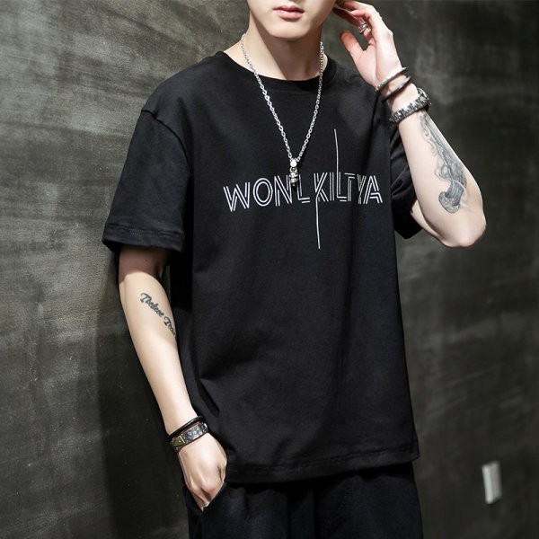 Tricou de bărbați actual cu inscripție și decolteu rotund