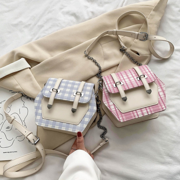 Geantă de umăr modernă în carouri de damă