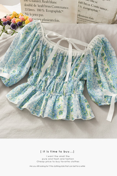 Paadikaelusega ja lipsudega naiste pluus