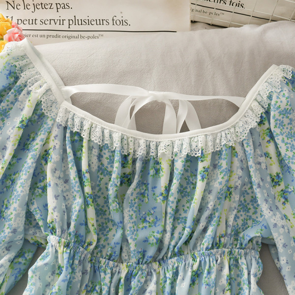 Paadikaelusega ja lipsudega naiste pluus