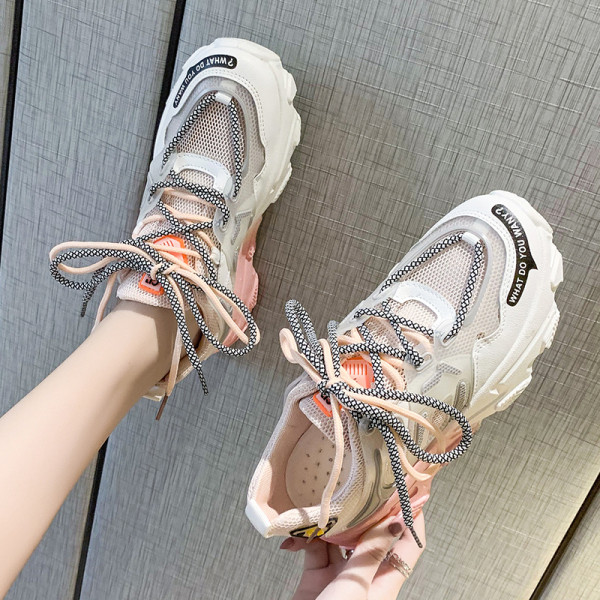 Model nou de adidași de damă cu talpă și șireturi colorate