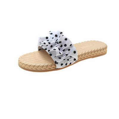 Naiste moodsad lameda tallaga sussid