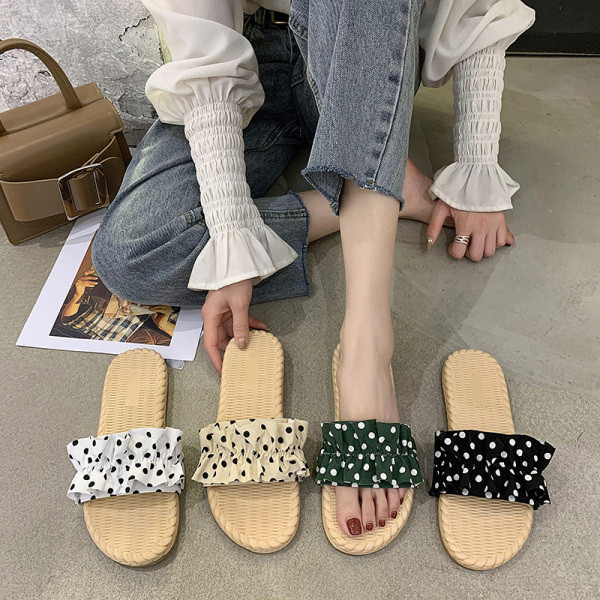 Naiste moodsad lameda tallaga sussid