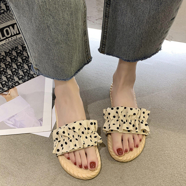 Naiste moodsad lameda tallaga sussid