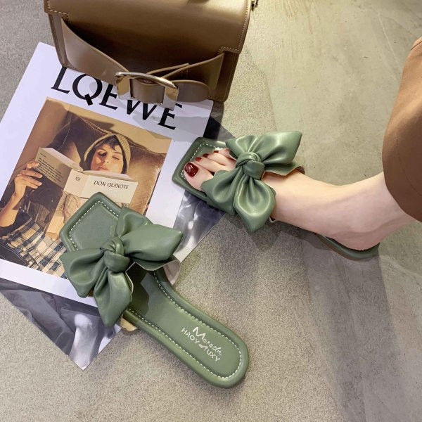 Papuci de dama din piele cu talpa plata si panglica