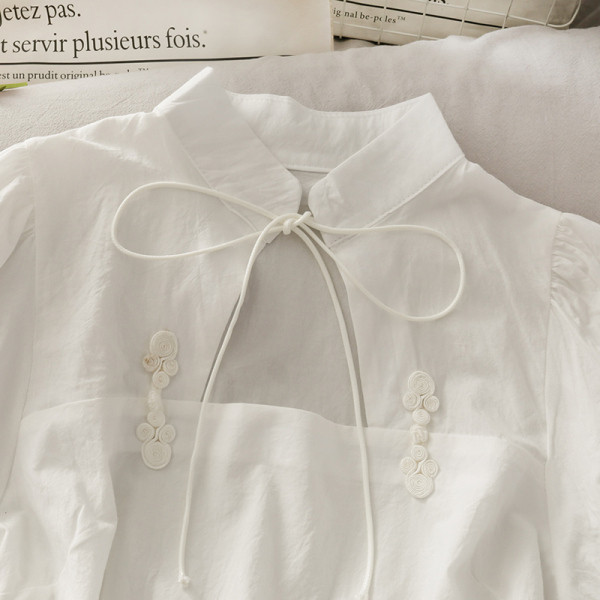 Cămașă retro de damă cu parte decupată și cravate