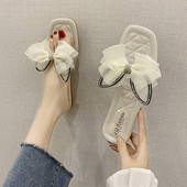 Jauns sieviešu čību modelis ar plakanu zoli un mežģīņu lenti