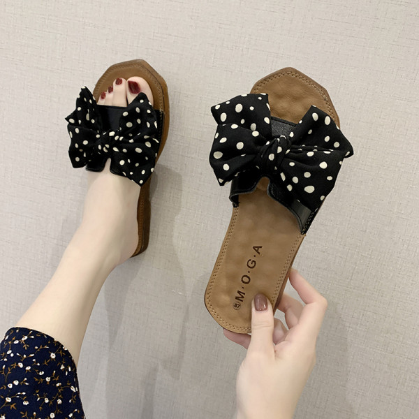 Naiste vabaaja sussid täpilise paelaga