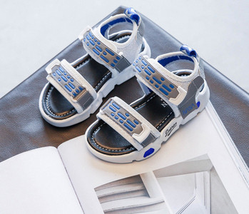 Модерни детски сандали за момчета закопчаващи се с лепенки
