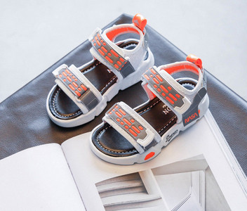 Sandale moderne pentru copii pentru baieti prinse cu autocolante
