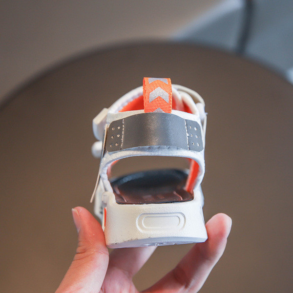 Sandale moderne pentru copii pentru baieti prinse cu autocolante