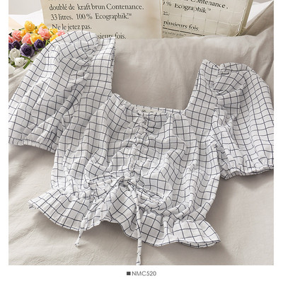 Bluză de damă modernă cu decolteu pătrat și mâneci scurte