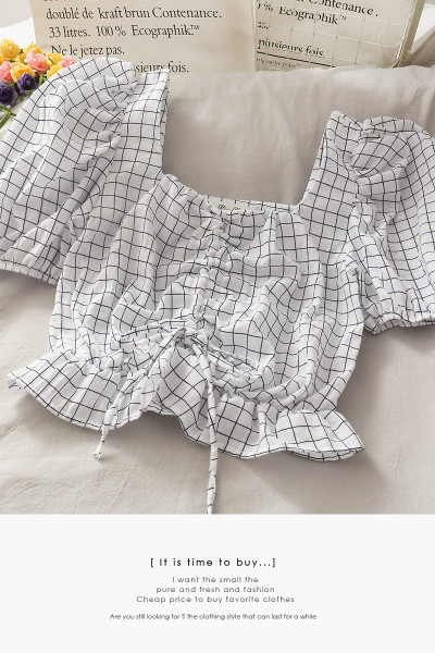 Bluză de damă modernă cu decolteu pătrat și mâneci scurte