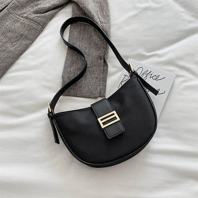 Geanta casual de dama model simplu cu catarama