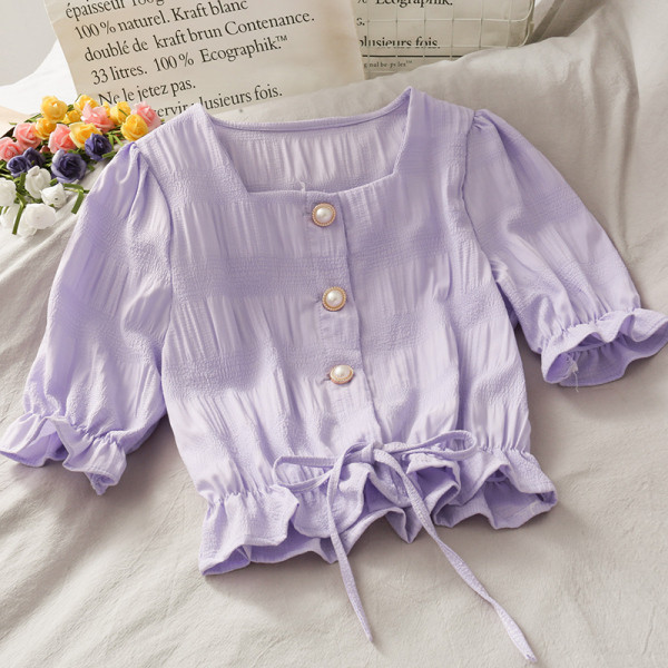 Cămașă de damă cu decolteu pătrat și nasturi perlați