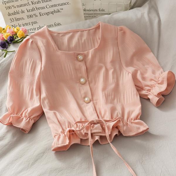 Cămașă de damă cu decolteu pătrat și nasturi perlați