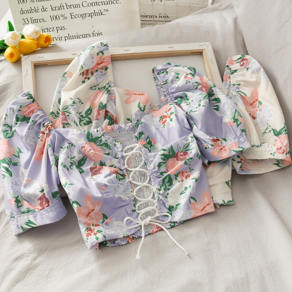 Bluză scurtă de damă, cu mâneci căzute și cravate