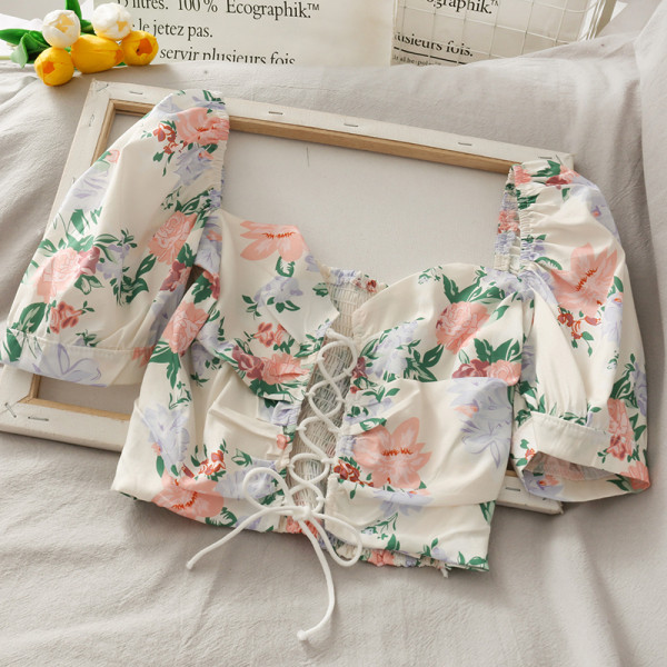 Bluză scurtă de damă, cu mâneci căzute și cravate