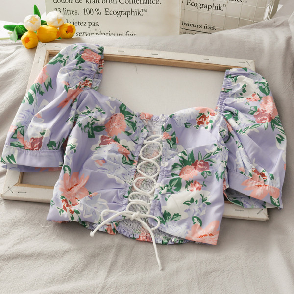 Bluză scurtă de damă, cu mâneci căzute și cravate