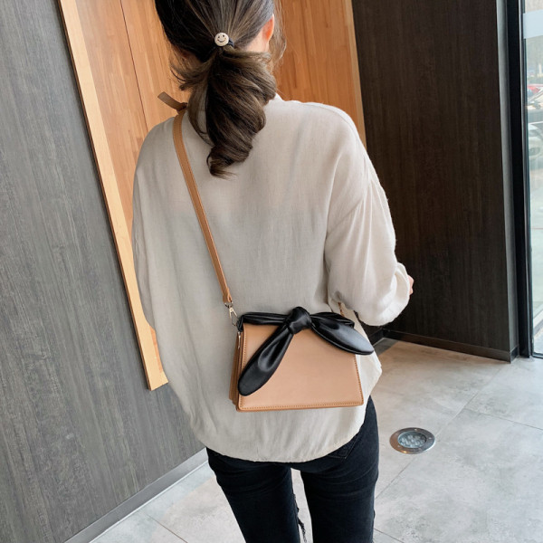 Praegune pika sangaga naiste kott tavaline mudel