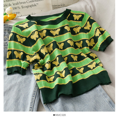 Bluză de damă din catifea cu decolteu oval și mâneci scurte