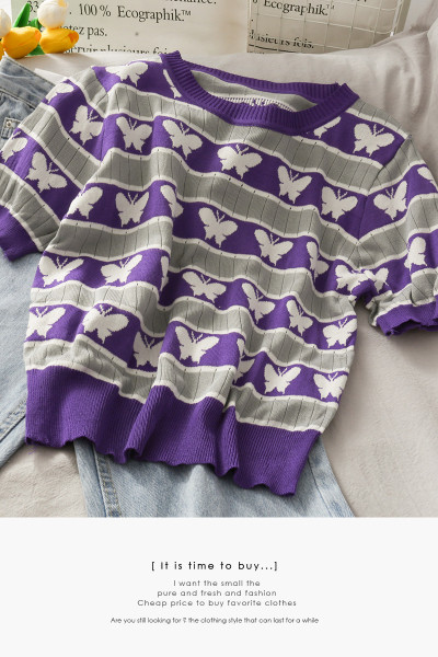 Bluză de damă din catifea cu decolteu oval și mâneci scurte