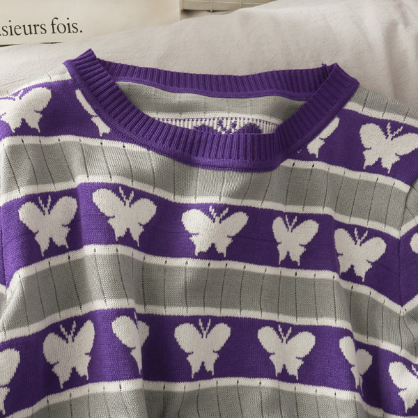 Bluză de damă din catifea cu decolteu oval și mâneci scurte