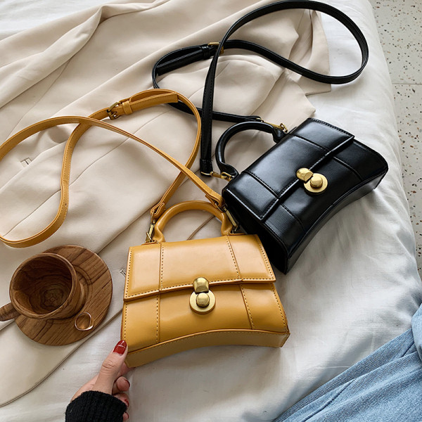 Geanta casual dama model simplu cu element metalic