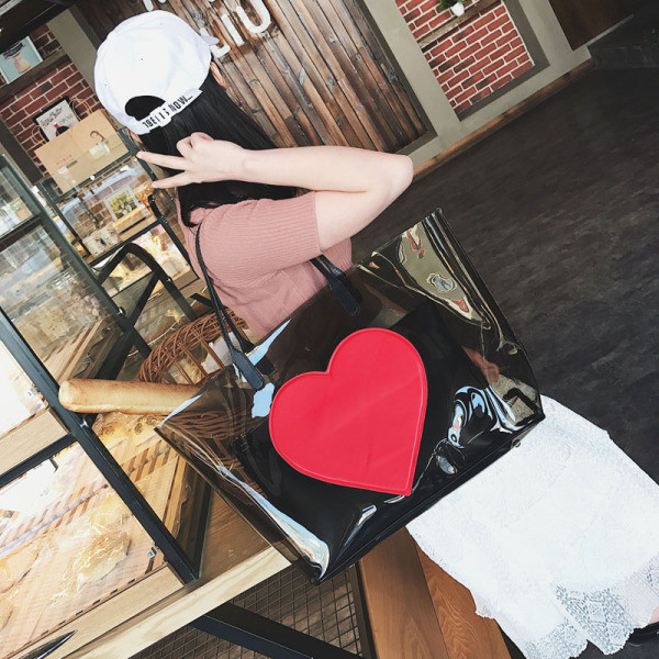 Geanta de dama moderna transparenta potrivita pentru plaja