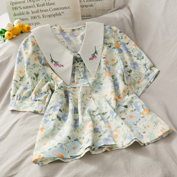 Cămașă de damă florală cu decolteu spitz și broderie