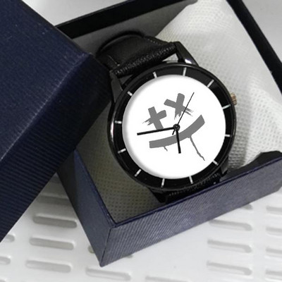 Черен мъжки часовник с апликация и кожена каишка